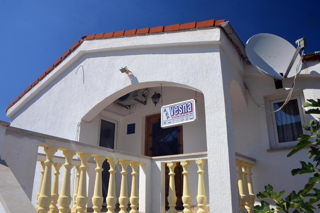 Ferienhaus Vesna วินเยราซ ภายนอก รูปภาพ