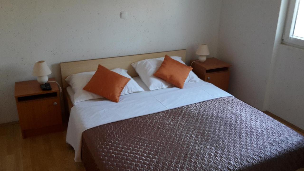 Ferienhaus Vesna วินเยราซ ภายนอก รูปภาพ