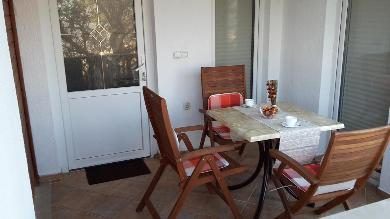 Ferienhaus Vesna วินเยราซ ภายนอก รูปภาพ